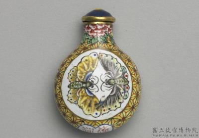 图片[2]-Copper-body painted enamel snuff bottle with a dual-butterfly design, Kangxi reign (1662-1722), Qing dynasty-China Archive